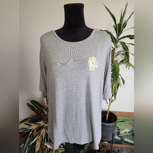 Gap oversize jersey knit tee with heart patch, large, grey
